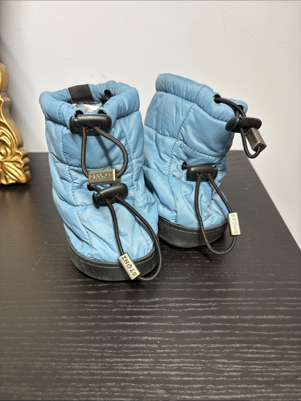 Stonz Light Blue Puffy Kids boots with toggle